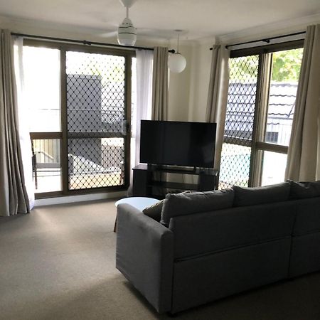 קאירנס Coral Towers Holiday Suites מראה חיצוני תמונה
