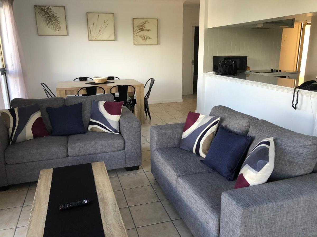 קאירנס Coral Towers Holiday Suites מראה חיצוני תמונה