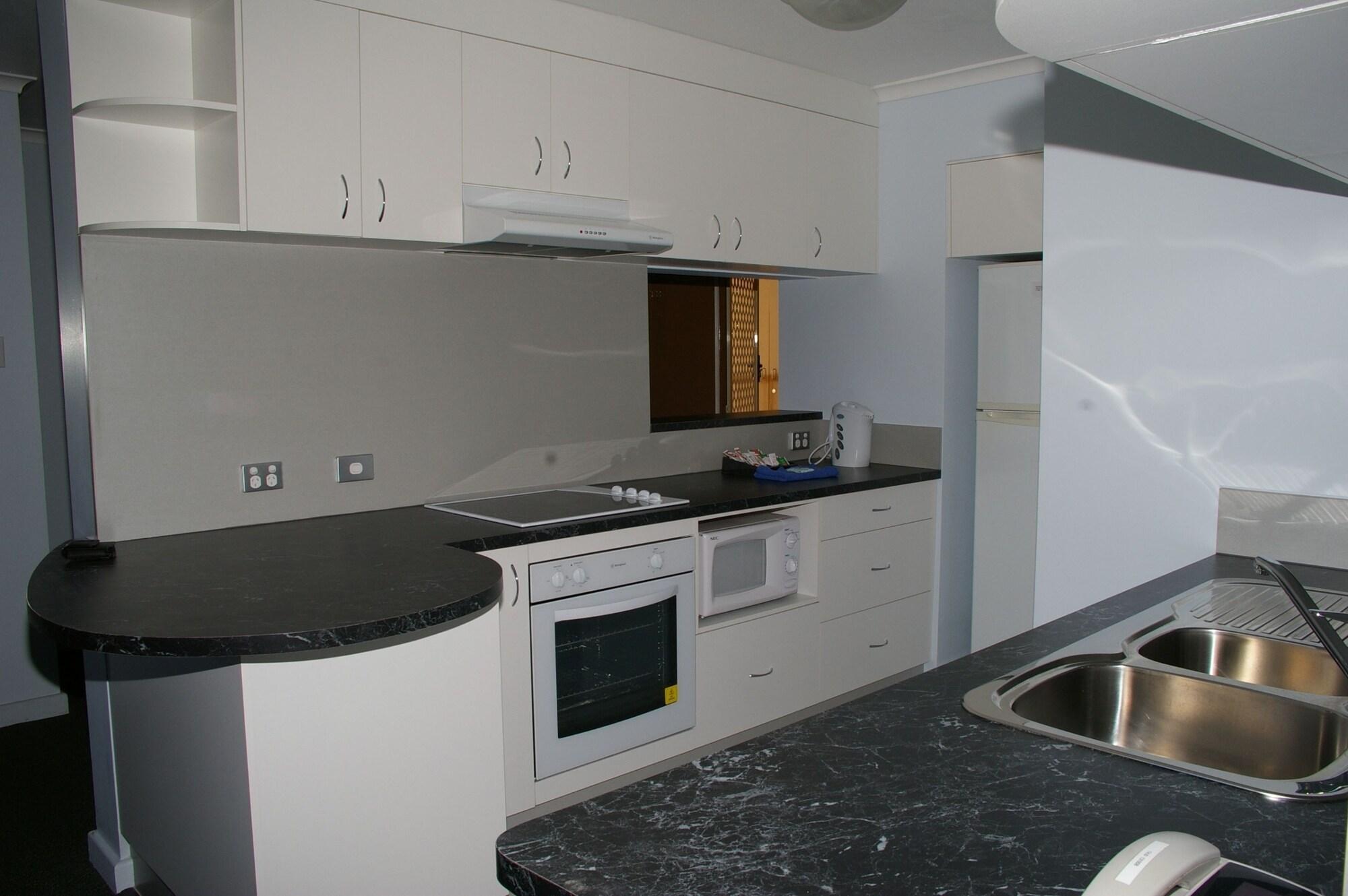 קאירנס Coral Towers Holiday Suites מראה חיצוני תמונה