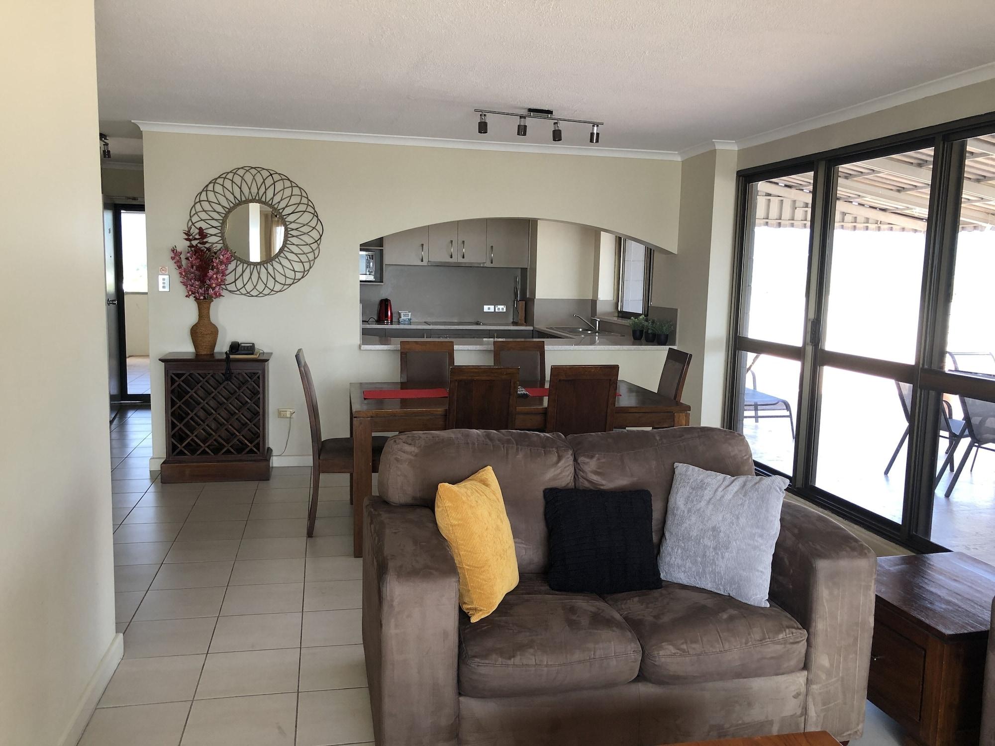קאירנס Coral Towers Holiday Suites מראה חיצוני תמונה