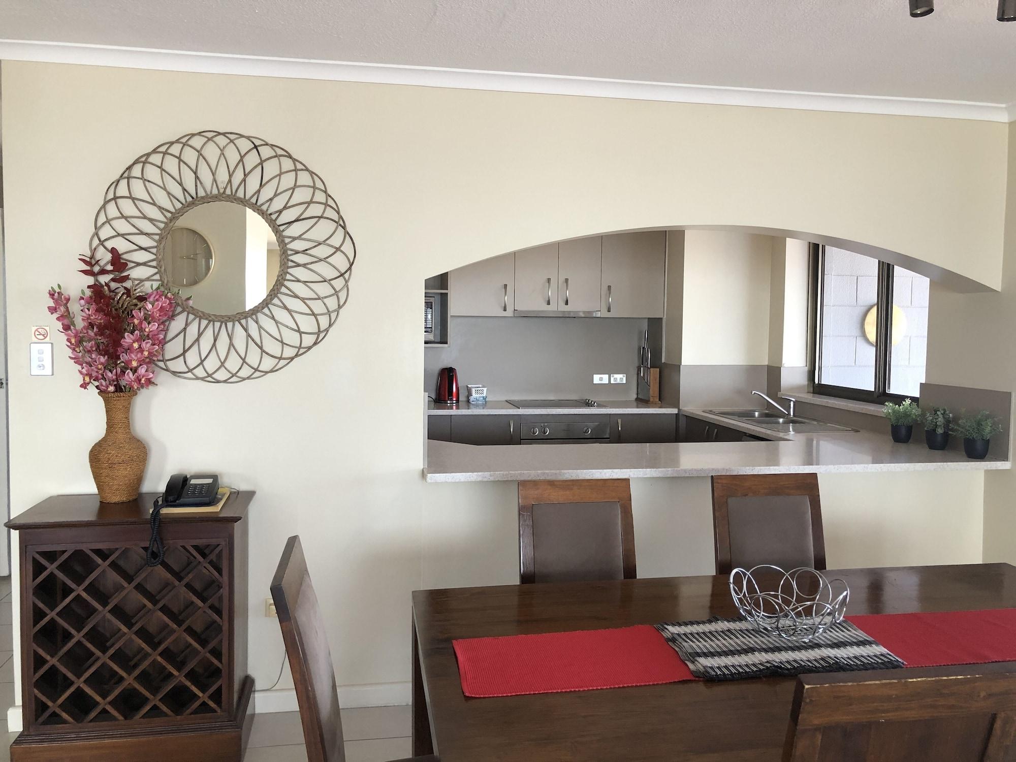 קאירנס Coral Towers Holiday Suites מראה חיצוני תמונה
