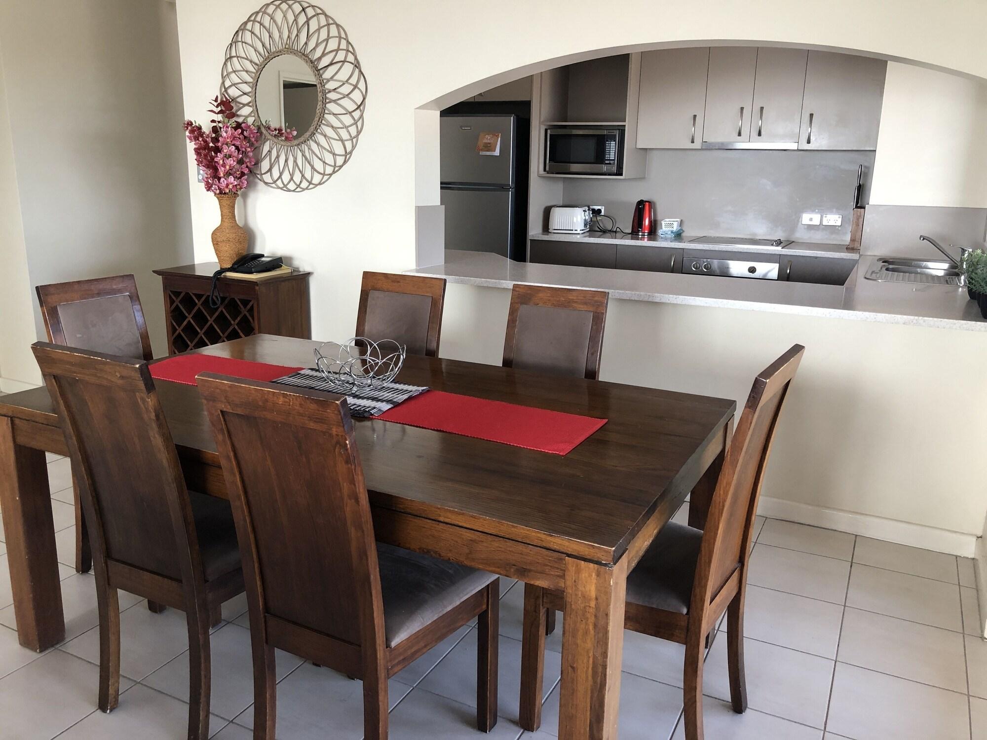 קאירנס Coral Towers Holiday Suites מראה חיצוני תמונה