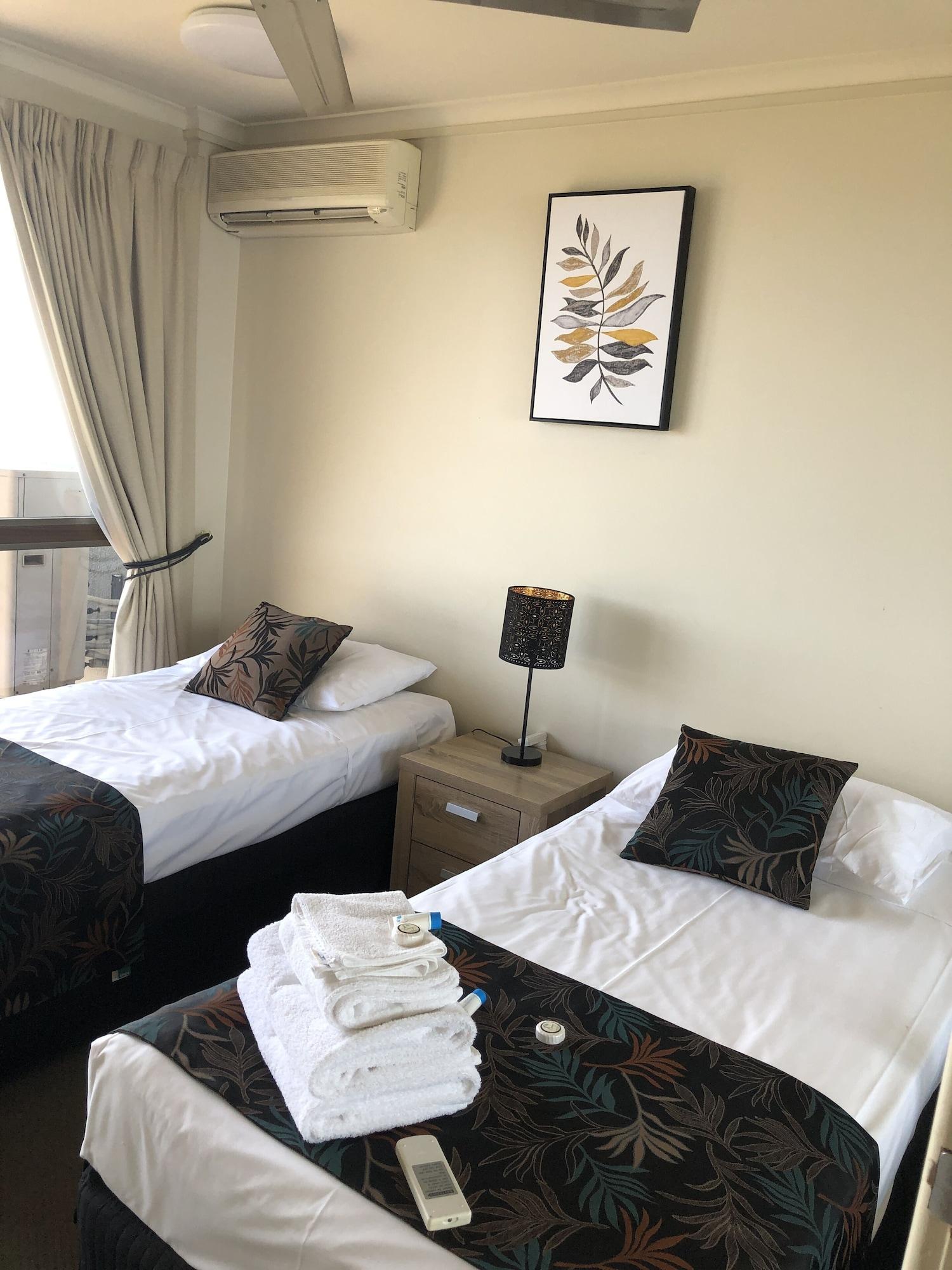 קאירנס Coral Towers Holiday Suites מראה חיצוני תמונה
