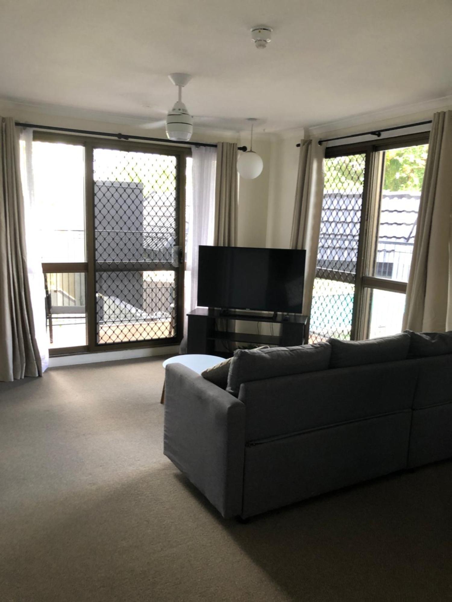 קאירנס Coral Towers Holiday Suites מראה חיצוני תמונה