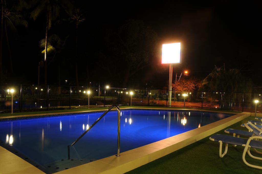 קאירנס Coral Towers Holiday Suites מראה חיצוני תמונה